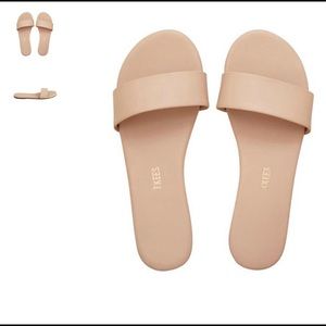 NWT TKEES Alex Sandals in Rose Quartz